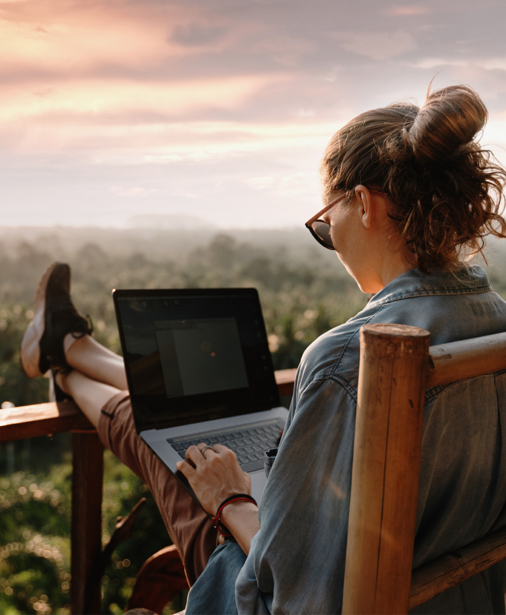 ipcomm Internet Rural - Mujer portátil rural
